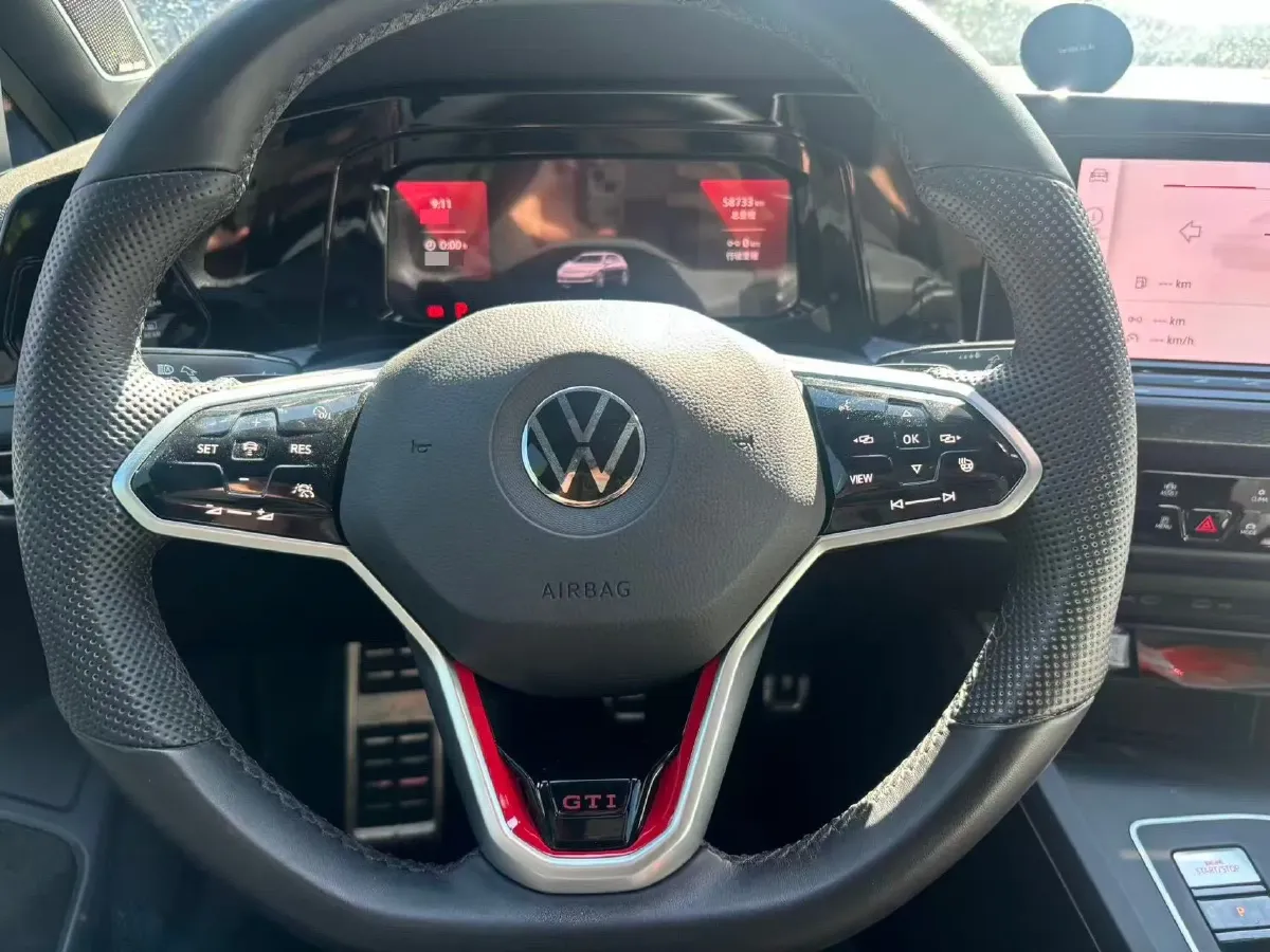 2021 Volkswagen GolfGTI 2.0T 220HP L4 7DCT,autocango,china used car exporter,china ev exporter,chinese used car exporter,chinese used ev exporter