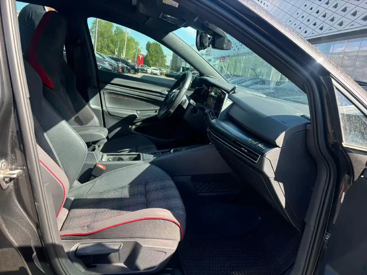 2021 Volkswagen GolfGTI 2.0T 220HP L4 7DCT,autocango,china used car exporter,china ev exporter,chinese used car exporter,chinese used ev exporter