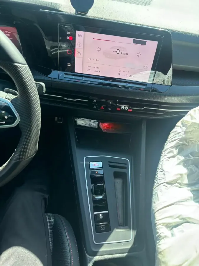 2021 Volkswagen GolfGTI 2.0T 220HP L4 7DCT,autocango,china used car exporter,china ev exporter,chinese used car exporter,chinese used ev exporter