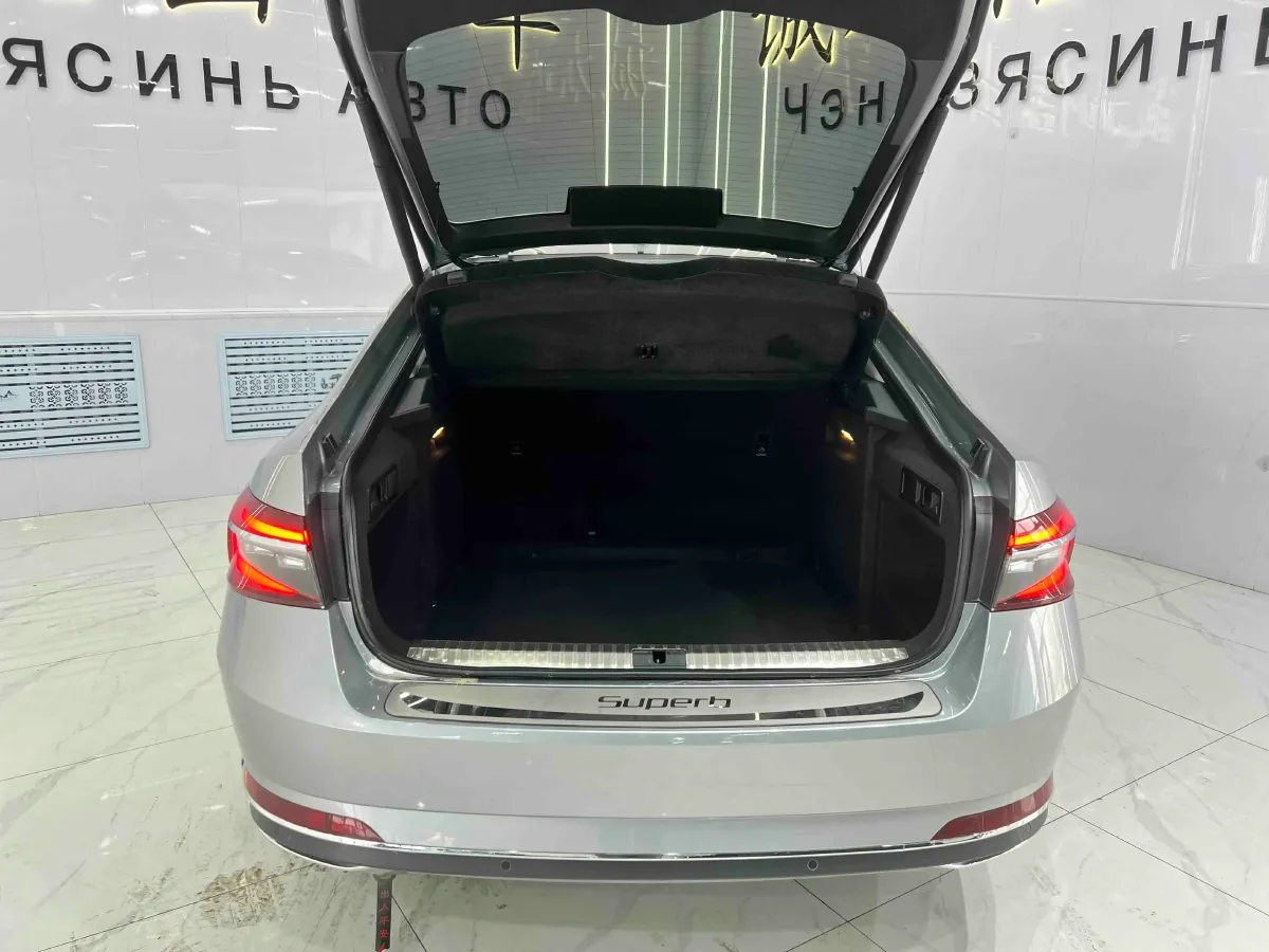 2023 Skoda Superb 1.4T 150HP L4 7DCT,autocango,china used car exporter,china ev exporter,chinese used car exporter,chinese used ev exporter