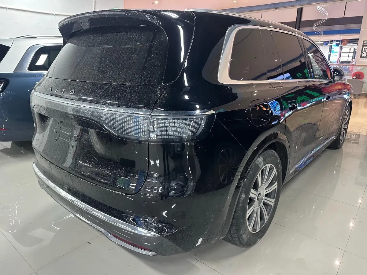 2025 AITO AITO M8 REEV 160HP REEV 53.4KWH,autocango,china used car exporter,china ev exporter,chinese used car exporter,chinese used ev exporter