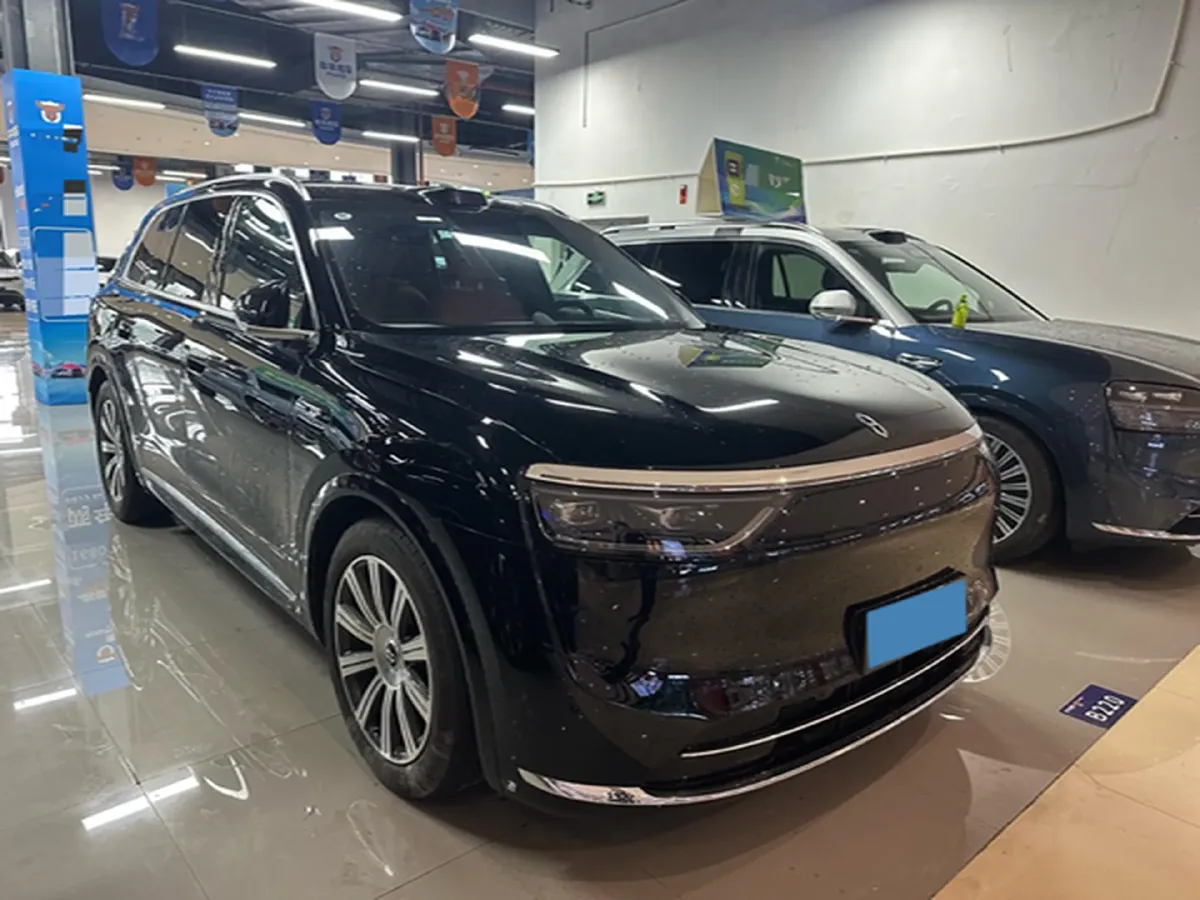 2025 AITO AITO M8 REEV 160HP REEV 53.4KWH,autocango,china used car exporter,china ev exporter,chinese used car exporter,chinese used ev exporter