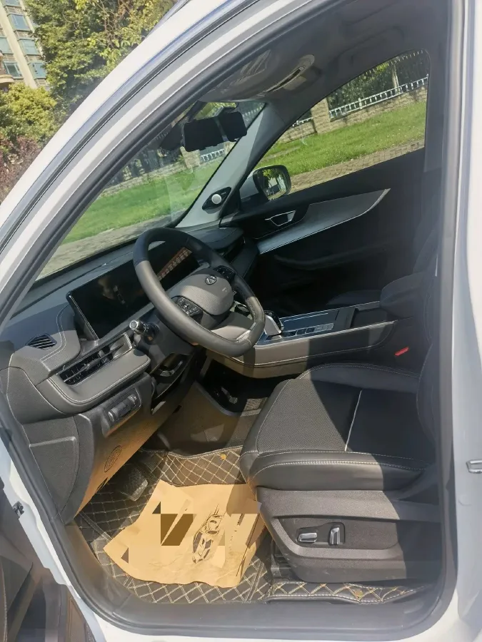 2022 Chery Tiggo 7 Plus 1.5T 156HP L4 CVT,autocango,china used car exporter,china ev exporter,chinese used car exporter,chinese used ev exporter