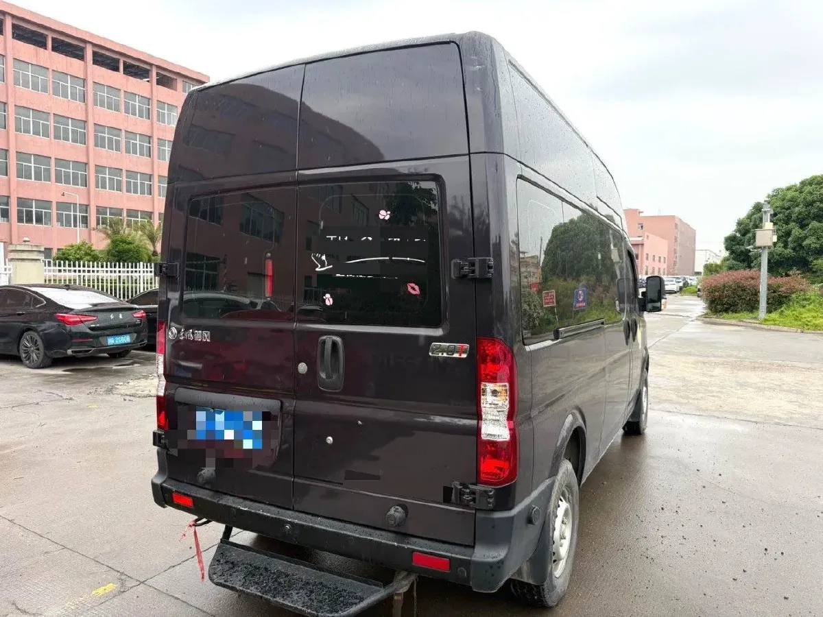 2023 Dongfeng RuiQi 7 2.0T 228HP L4 6MT,autocango,china used car exporter,china ev exporter,chinese used car exporter,chinese used ev exporter