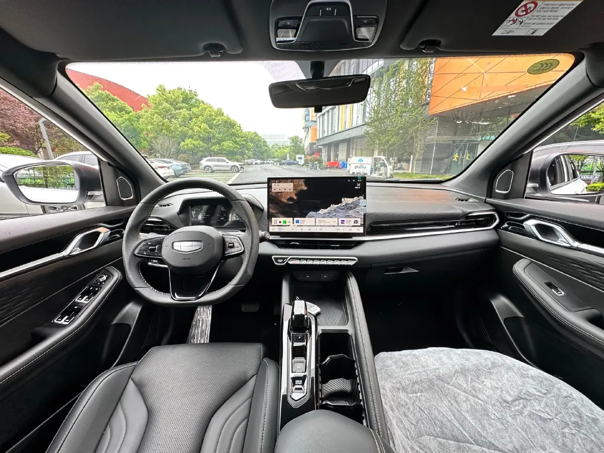 2025 Geely Coolray 1.5T 181HP L4 7DCT,autocango,china used car exporter,china ev exporter,chinese used car exporter,chinese used ev exporter