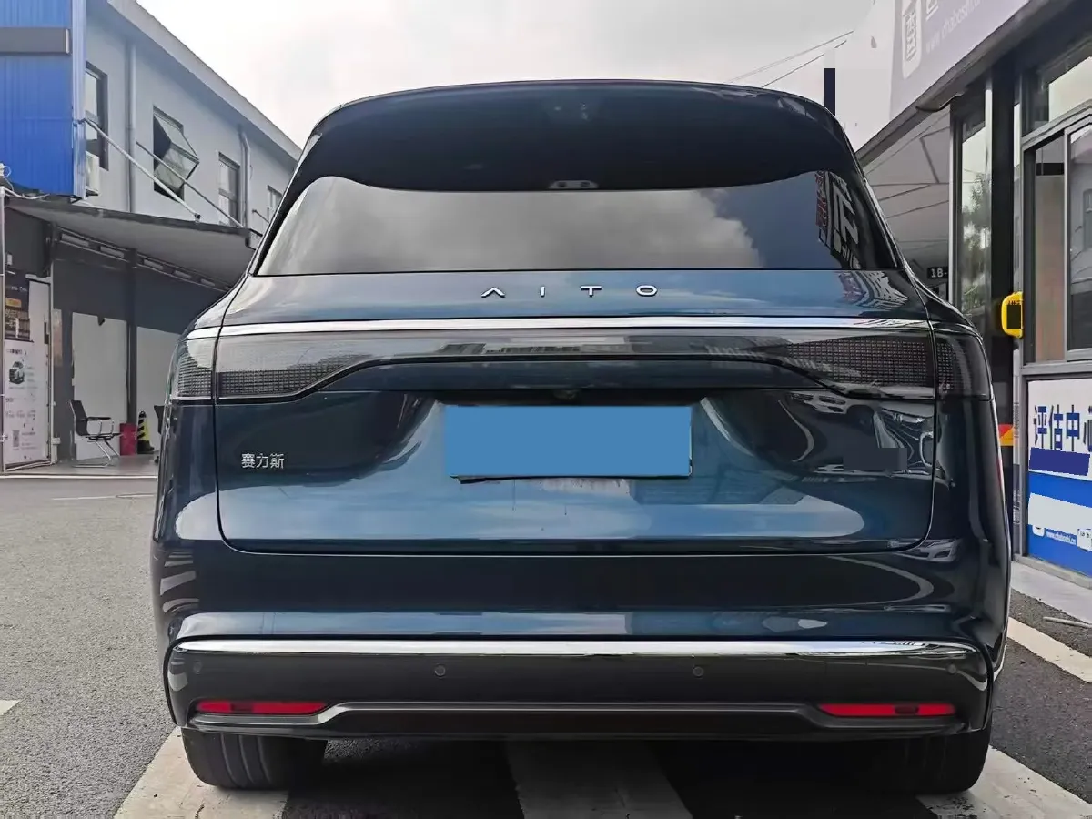 2025 AITO AITO M8 REEV 160HP REEV 53.4KWH,autocango,china used car exporter,china ev exporter,chinese used car exporter,chinese used ev exporter