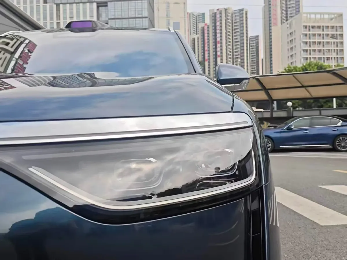 2025 AITO AITO M8 REEV 160HP REEV 53.4KWH,autocango,china used car exporter,china ev exporter,chinese used car exporter,chinese used ev exporter