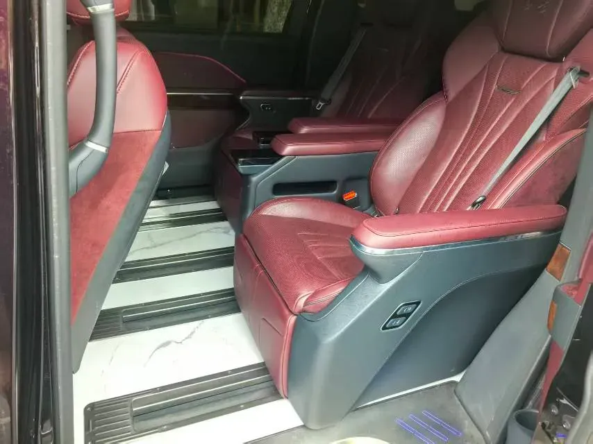 2023 HongQi HQ9 2.0T 252HP L4 8AT,autocango,china used car exporter,china ev exporter,chinese used car exporter,chinese used ev exporter