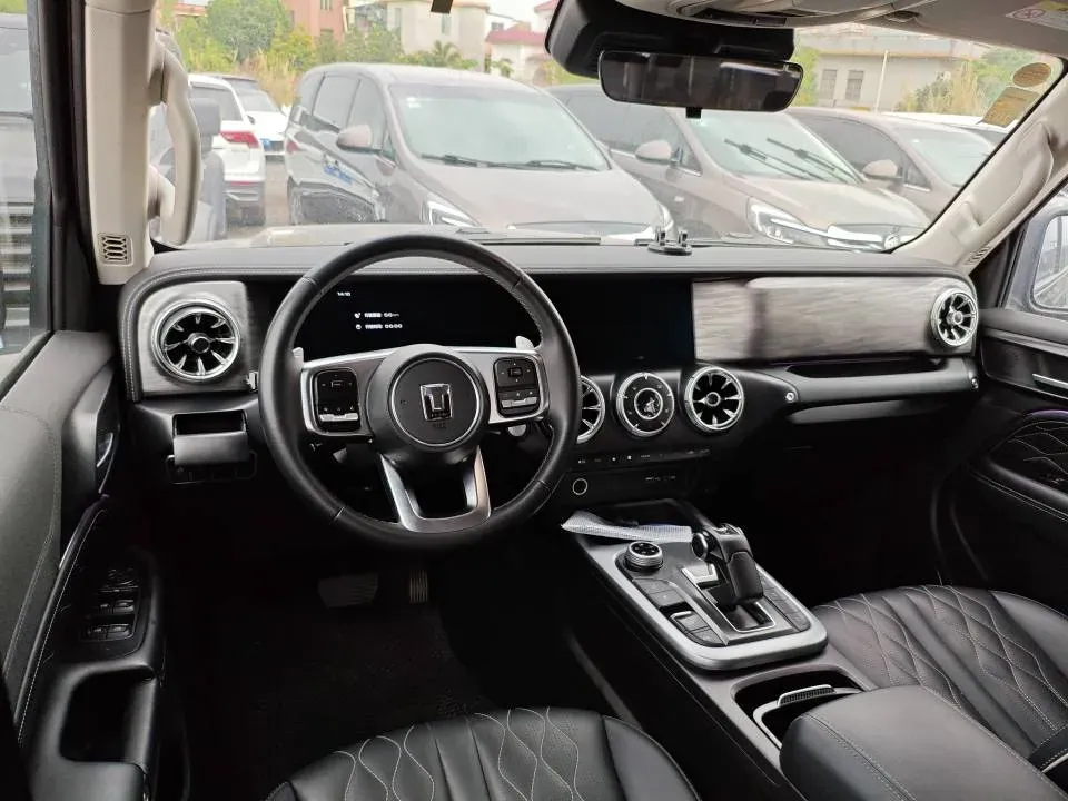 2023 Tank 300 2.0T 227HP L4 8AT,autocango,china used car exporter,china ev exporter,chinese used car exporter,chinese used ev exporter