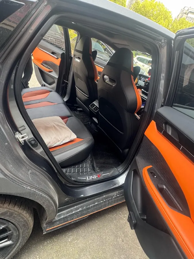 2025 ChangAn UNI-V 1.5T 192HP L4 7DCT,autocango,china used car exporter,china ev exporter,chinese used car exporter,chinese used ev exporter