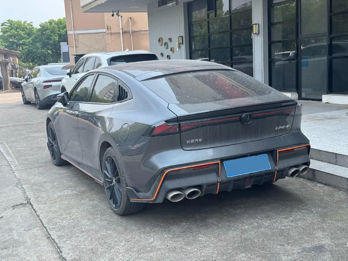 2025 ChangAn UNI-V 1.5T 192HP L4 7DCT,autocango,china used car exporter,china ev exporter,chinese used car exporter,chinese used ev exporter