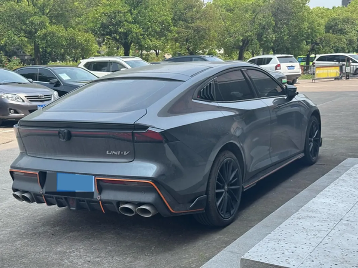 2025 ChangAn UNI-V 1.5T 192HP L4 7DCT,autocango,china used car exporter,china ev exporter,chinese used car exporter,chinese used ev exporter