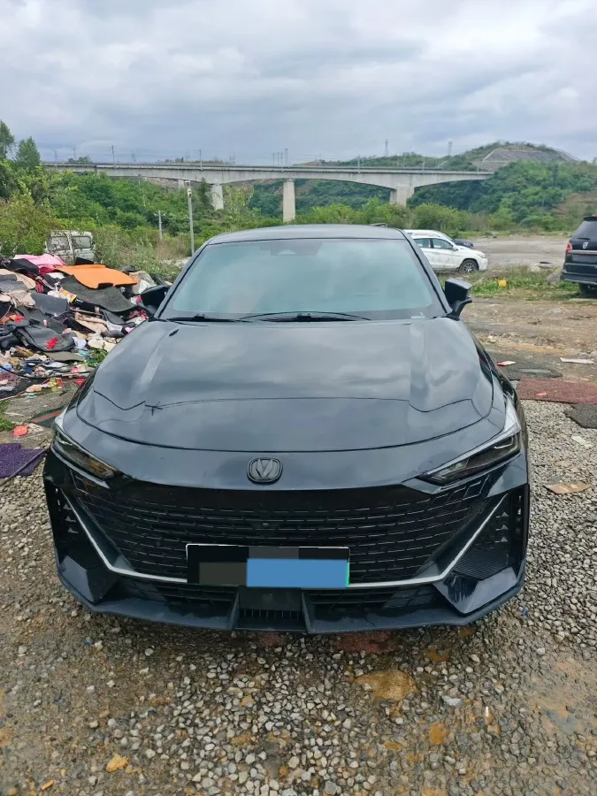 2023 ChangAn UNI-V iDD 1.5T 170HP L4 6TCT PHEV 18.4KWH,autocango,china used car exporter,china ev exporter,chinese used car exporter,chinese used ev exporter