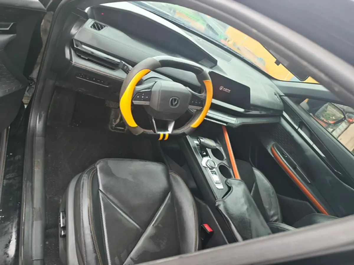 2023 ChangAn UNI-V iDD 1.5T 170HP L4 6TCT PHEV 18.4KWH,autocango,china used car exporter,china ev exporter,chinese used car exporter,chinese used ev exporter