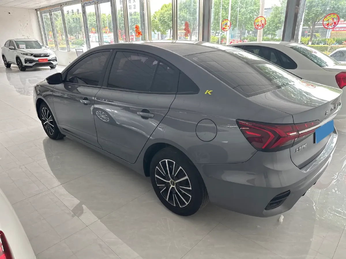 2021 Roewe i5 1.5L 120HP L4 5MT,autocango,china used car exporter,china ev exporter,chinese used car exporter,chinese used ev exporter