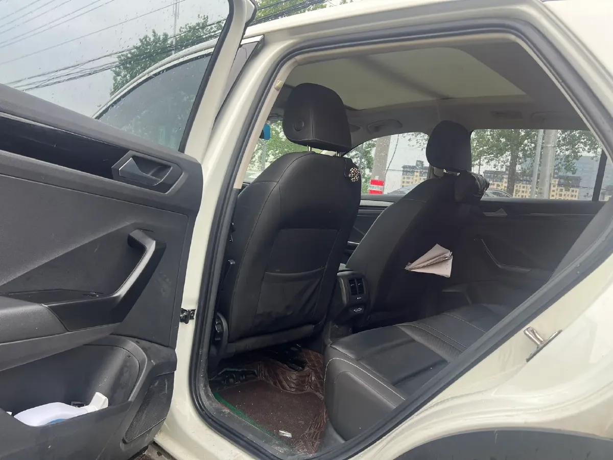 2022 Volkswagen T-Roc 1.4T 150HP L4 7DCT,autocango,china used car exporter,china ev exporter,chinese used car exporter,chinese used ev exporter