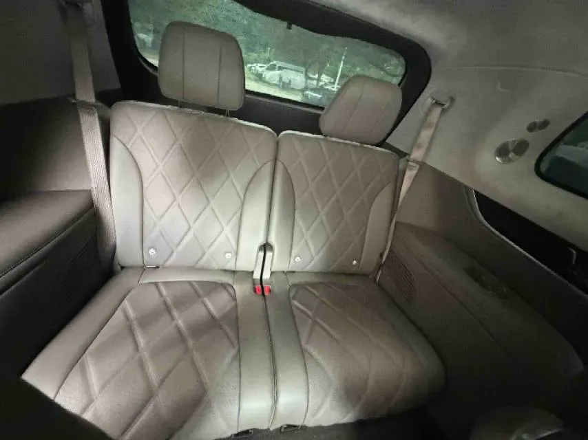 2025 AITO AITO M9 REEV 160HP REEV 52KWH,autocango,china used car exporter,china ev exporter,chinese used car exporter,chinese used ev exporter