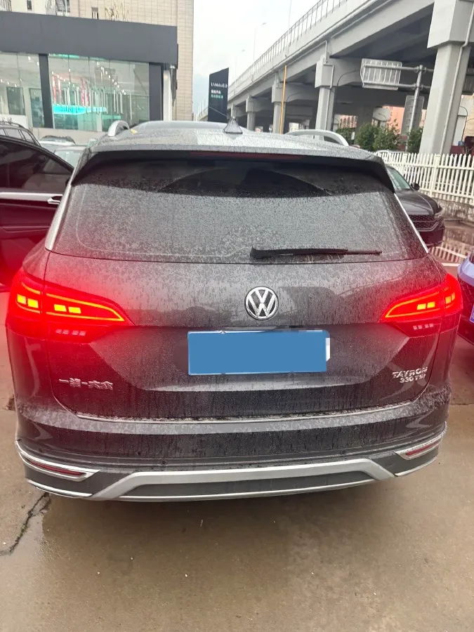 2019 Jeep Cherokee 2.0T 234HP L4 9AT,autocango,china used car exporter,china ev exporter,chinese used car exporter,chinese used ev exporter