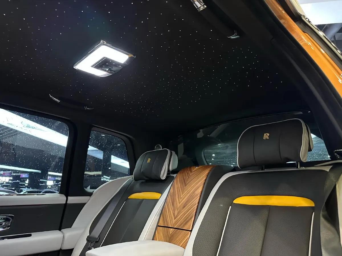 2018 Rolls-Royce Cullinan 6.7T 571HP V12 8AT,autocango,china used car exporter,china ev exporter,chinese used car exporter,chinese used ev exporter