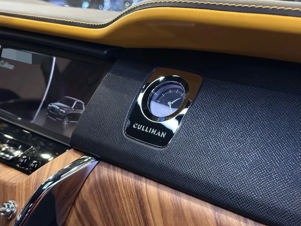 2018 Rolls-Royce Cullinan 6.7T 571HP V12 8AT,autocango,china used car exporter,china ev exporter,chinese used car exporter,chinese used ev exporter