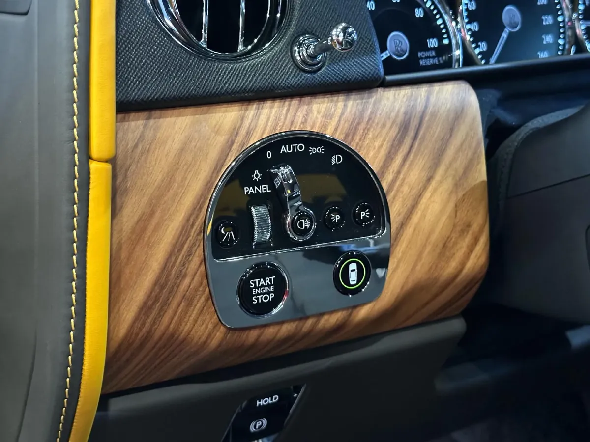 2018 Rolls-Royce Cullinan 6.7T 571HP V12 8AT,autocango,china used car exporter,china ev exporter,chinese used car exporter,chinese used ev exporter