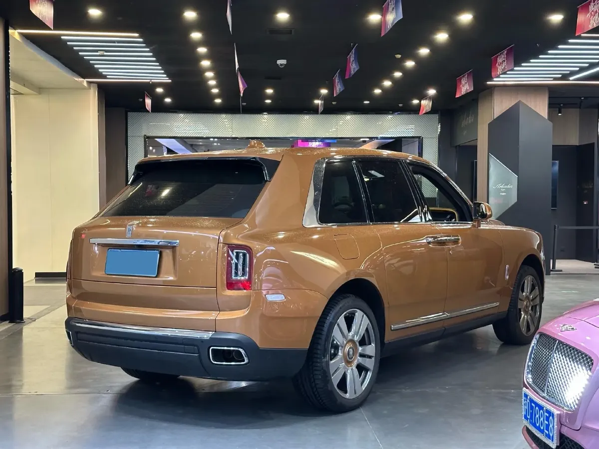2018 Rolls-Royce Cullinan 6.7T 571HP V12 8AT,autocango,china used car exporter,china ev exporter,chinese used car exporter,chinese used ev exporter