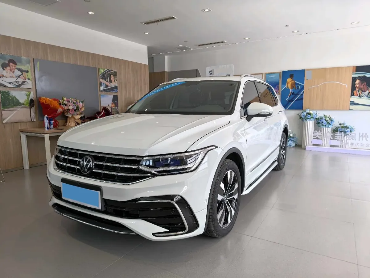 2024 Volkswagen Tiguan L 2.0T 186HP L4 7DCT,autocango,china used car exporter,china ev exporter,chinese used car exporter,chinese used ev exporter