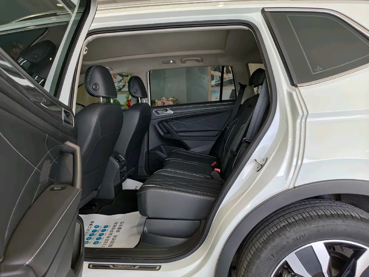 2024 Volkswagen Tiguan L 2.0T 186HP L4 7DCT,autocango,china used car exporter,china ev exporter,chinese used car exporter,chinese used ev exporter