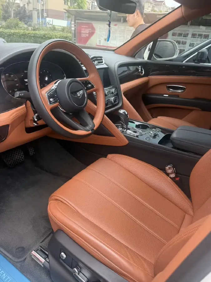 2021 Bentley Flying Spur 4.0T 550HP V8 8DCT,autocango,china used car exporter,china ev exporter,chinese used car exporter,chinese used ev exporter