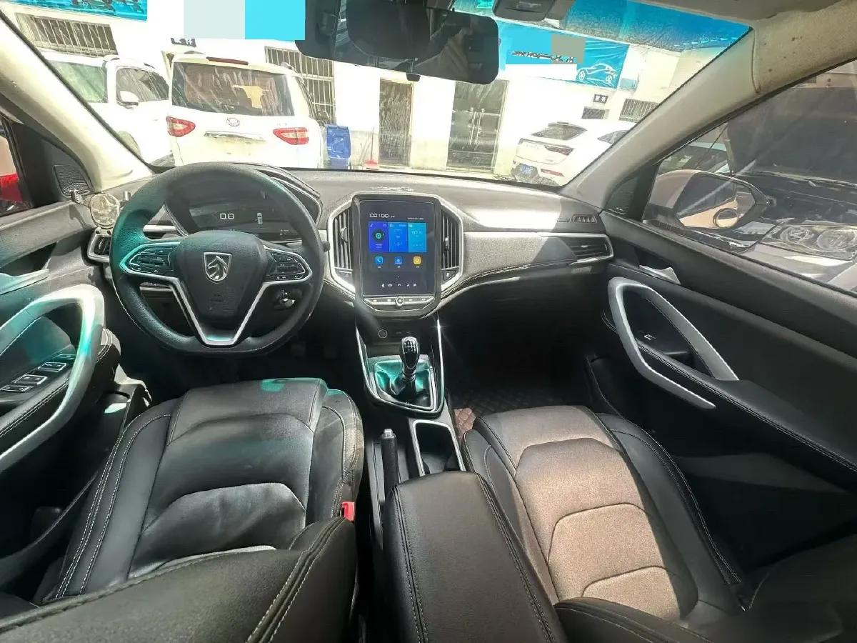 2020 BaoJun 530 1.5T 147HP L4 6MT,autocango,china used car exporter,china ev exporter,chinese used car exporter,chinese used ev exporter