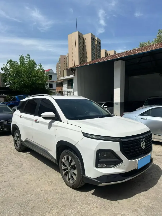 2020 BaoJun 530 1.5T 147HP L4 6MT,autocango,china used car exporter,china ev exporter,chinese used car exporter,chinese used ev exporter