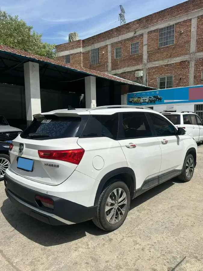 2020 BaoJun 530 1.5T 147HP L4 6MT,autocango,china used car exporter,china ev exporter,chinese used car exporter,chinese used ev exporter