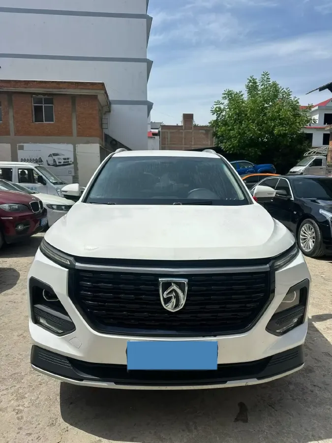 2020 BaoJun 530 1.5T 147HP L4 6MT,autocango,china used car exporter,china ev exporter,chinese used car exporter,chinese used ev exporter