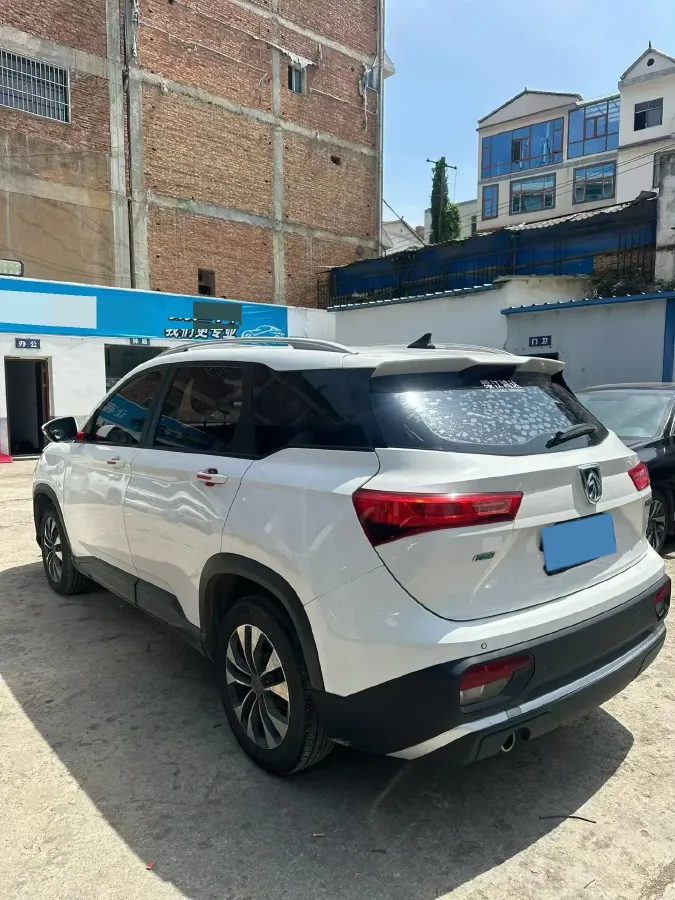 2020 BaoJun 530 1.5T 147HP L4 6MT,autocango,china used car exporter,china ev exporter,chinese used car exporter,chinese used ev exporter
