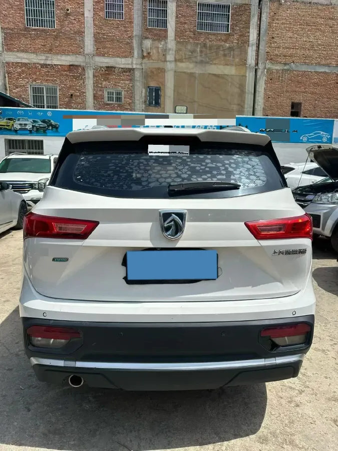 2020 BaoJun 530 1.5T 147HP L4 6MT,autocango,china used car exporter,china ev exporter,chinese used car exporter,chinese used ev exporter