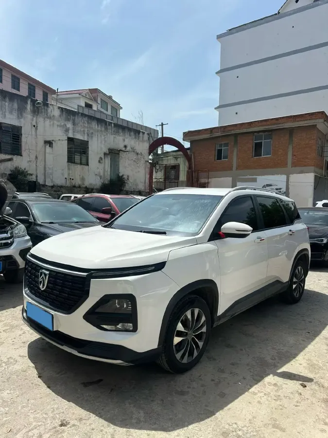 2020 BaoJun 530 1.5T 147HP L4 6MT,autocango,china used car exporter,china ev exporter,chinese used car exporter,chinese used ev exporter