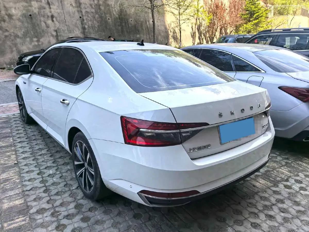 2023 Skoda Superb 1.4T 150HP L4 7DCT,autocango,china used car exporter,china ev exporter,chinese used car exporter,chinese used ev exporter