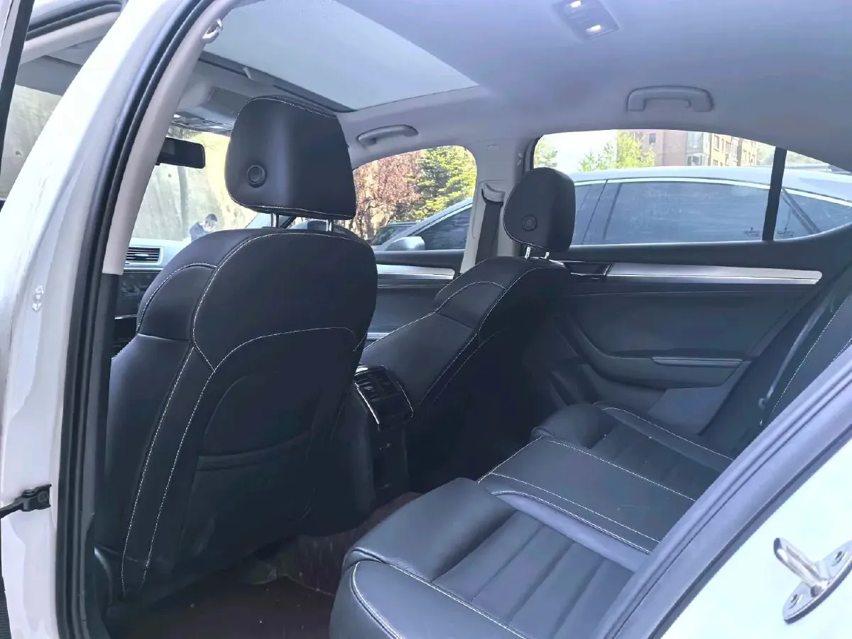 2023 Skoda Superb 1.4T 150HP L4 7DCT,autocango,china used car exporter,china ev exporter,chinese used car exporter,chinese used ev exporter