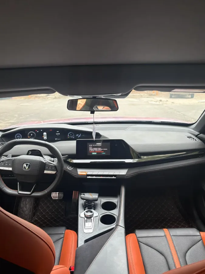 2024 ChangAn UNI-V 1.5T 188HP L4 7DCT,autocango,china used car exporter,china ev exporter,chinese used car exporter,chinese used ev exporter