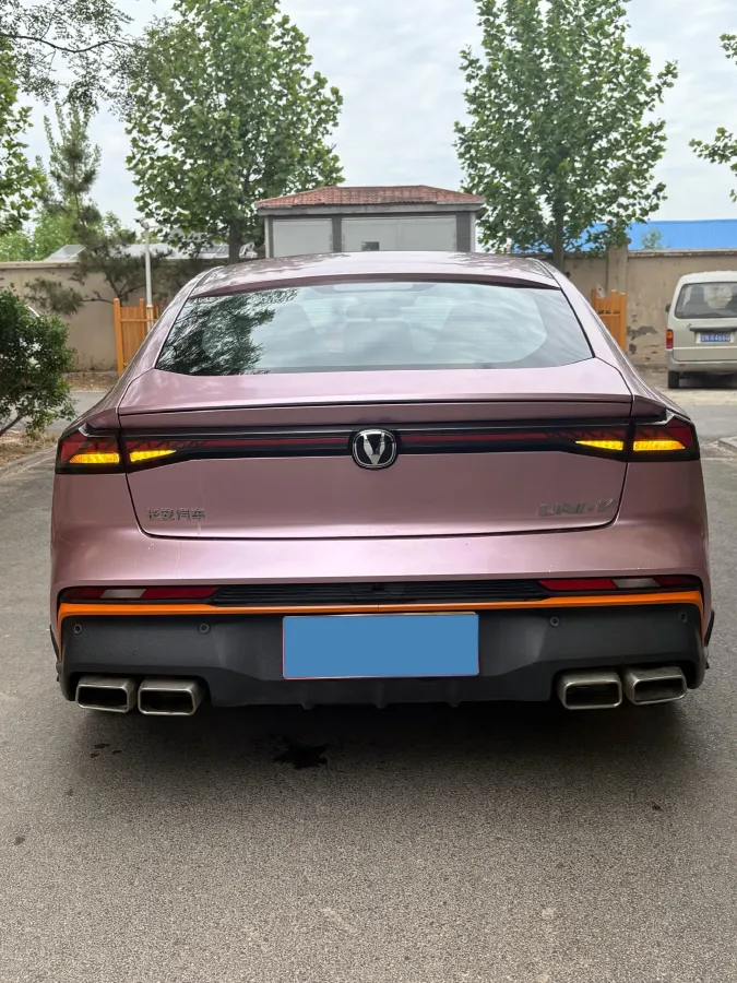 2024 ChangAn UNI-V 1.5T 188HP L4 7DCT,autocango,china used car exporter,china ev exporter,chinese used car exporter,chinese used ev exporter