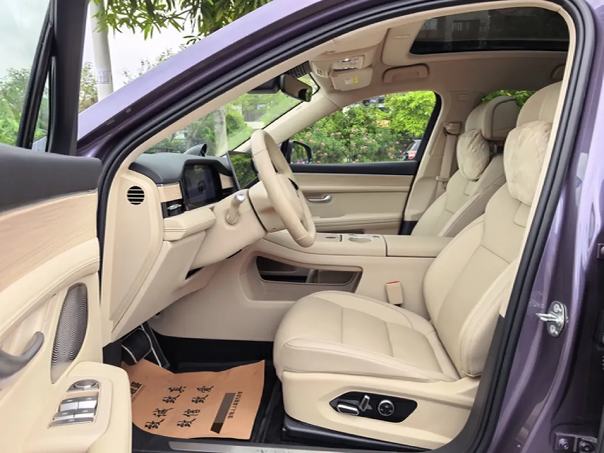 2025 AITO AITO M5 1.5T 152HP L4 REEV 42KWH,autocango,china used car exporter,china ev exporter,chinese used car exporter,chinese used ev exporter