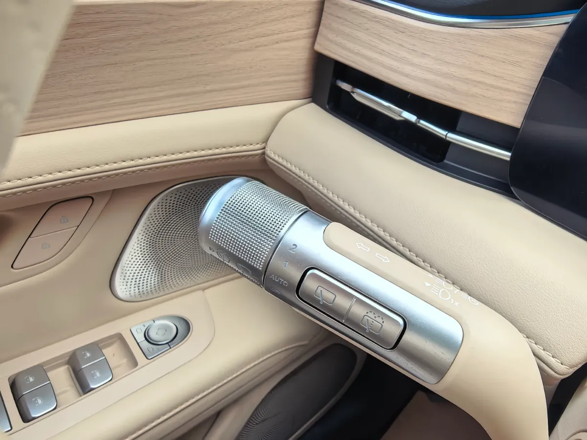 2025 AITO AITO M5 1.5T 152HP L4 REEV 42KWH,autocango,china used car exporter,china ev exporter,chinese used car exporter,chinese used ev exporter