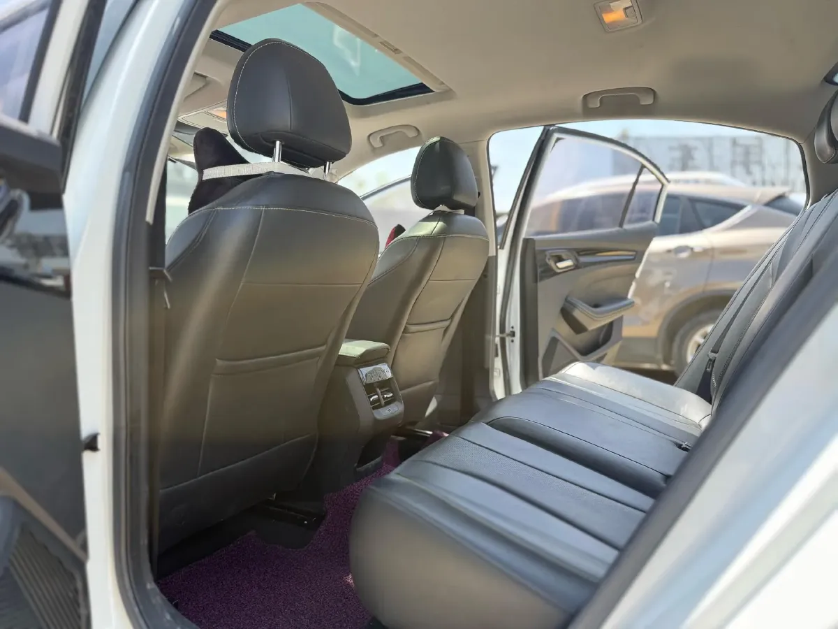 2021 Roewe i5 1.5L 120HP L4 CVT,autocango,china used car exporter,china ev exporter,chinese used car exporter,chinese used ev exporter