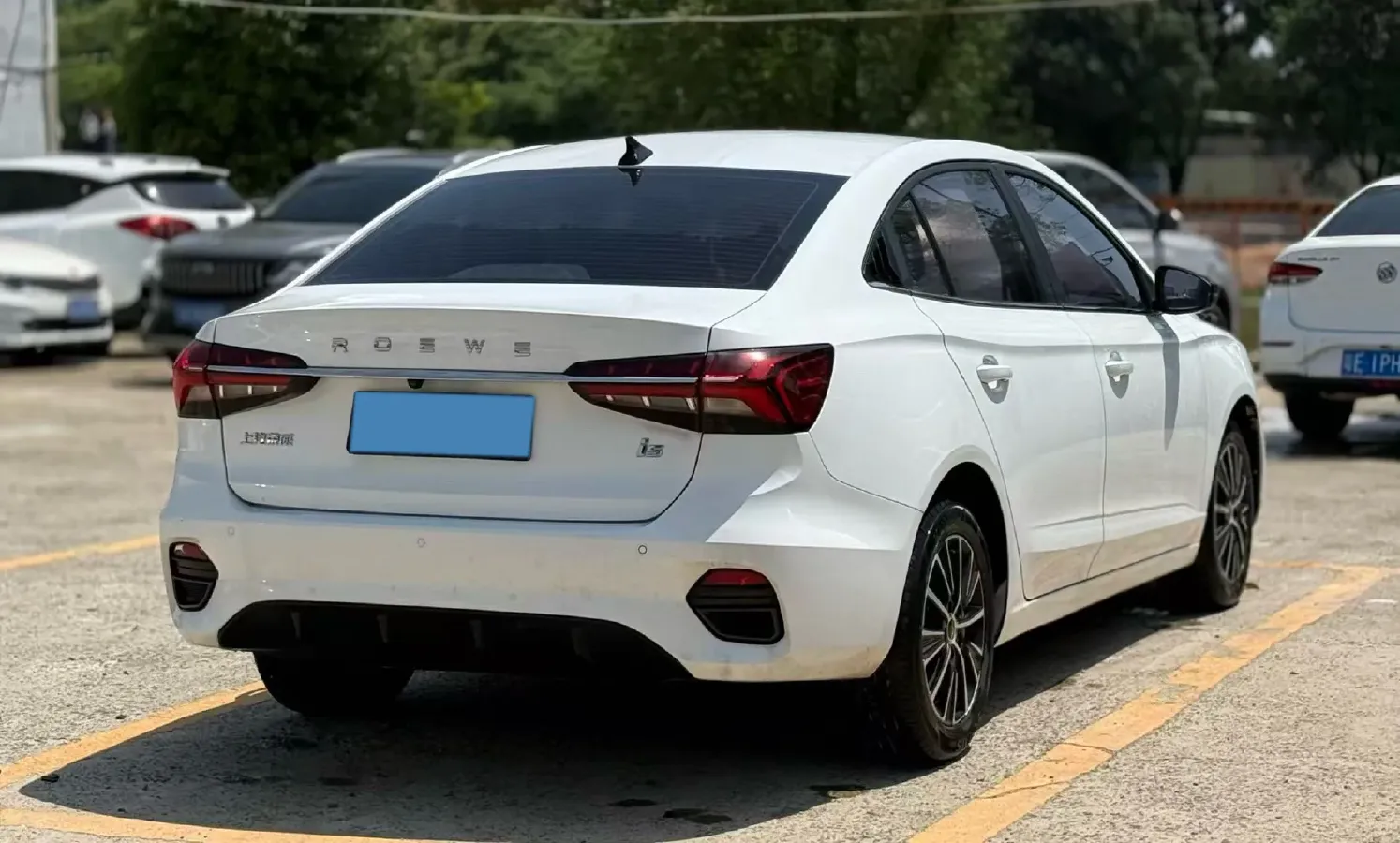 2021 Roewe i5 1.5L 120HP L4 CVT,autocango,china used car exporter,china ev exporter,chinese used car exporter,chinese used ev exporter