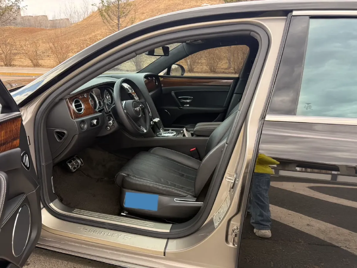 2017 Bentley Flying Spur 4.0T 507HP V8 8AT,autocango,china used car exporter,china ev exporter,chinese used car exporter,chinese used ev exporter