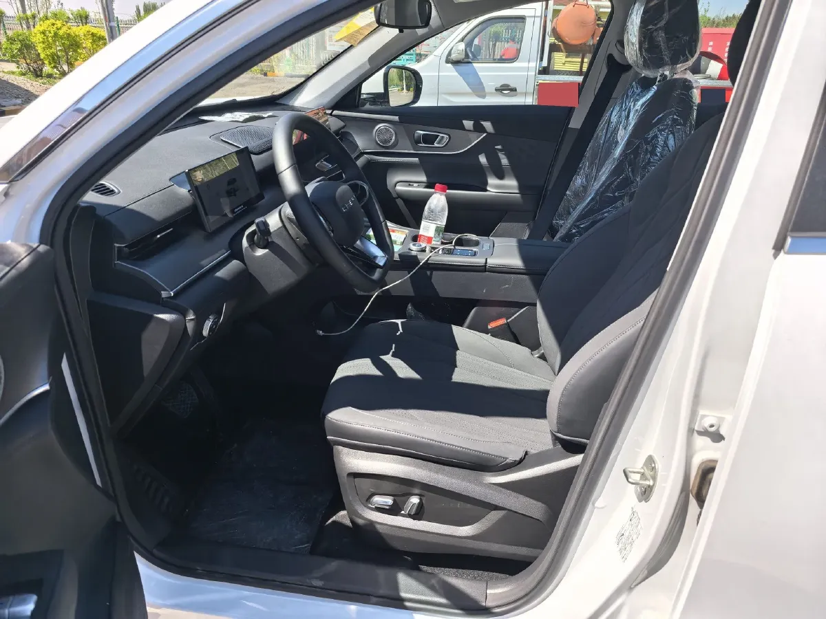 2025 Chery Tiggo 8 Plus 1.6T 197HP L4 7DCT,autocango,china used car exporter,china ev exporter,chinese used car exporter,chinese used ev exporter