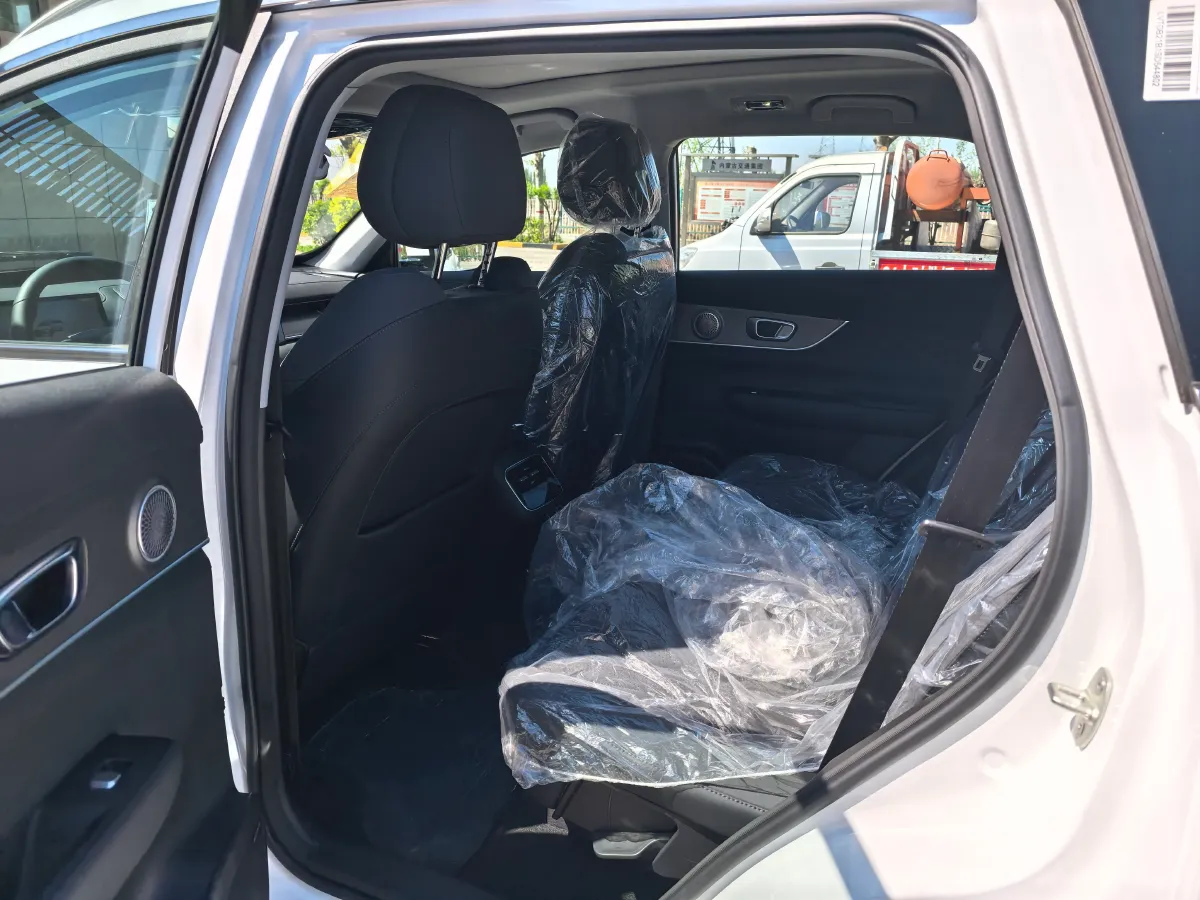 2025 Chery Tiggo 8 Plus 1.6T 197HP L4 7DCT,autocango,china used car exporter,china ev exporter,chinese used car exporter,chinese used ev exporter