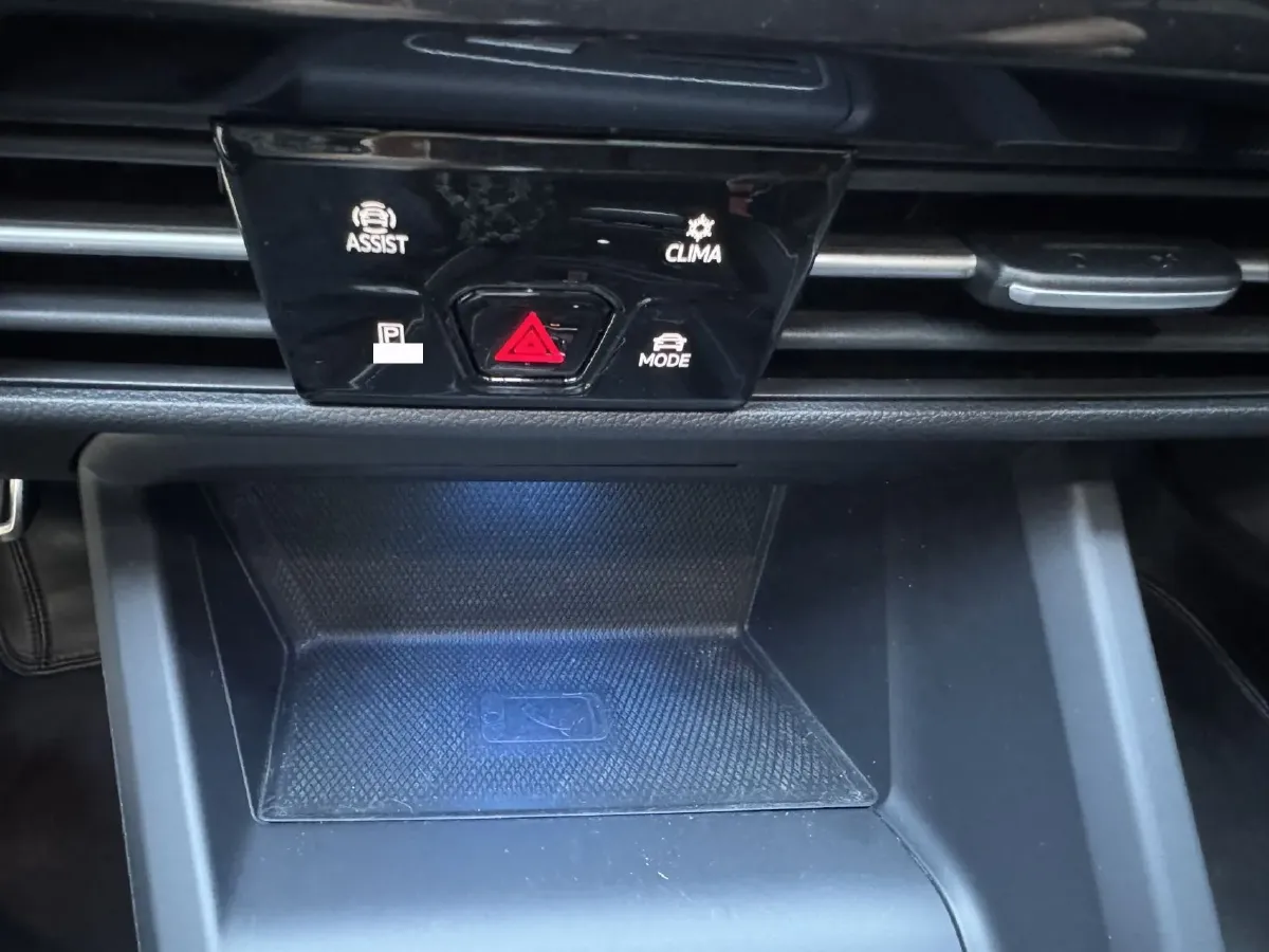 2023 Volkswagen Golf 1.4T 150HP L4 7DCT,autocango,china used car exporter,china ev exporter,chinese used car exporter,chinese used ev exporter