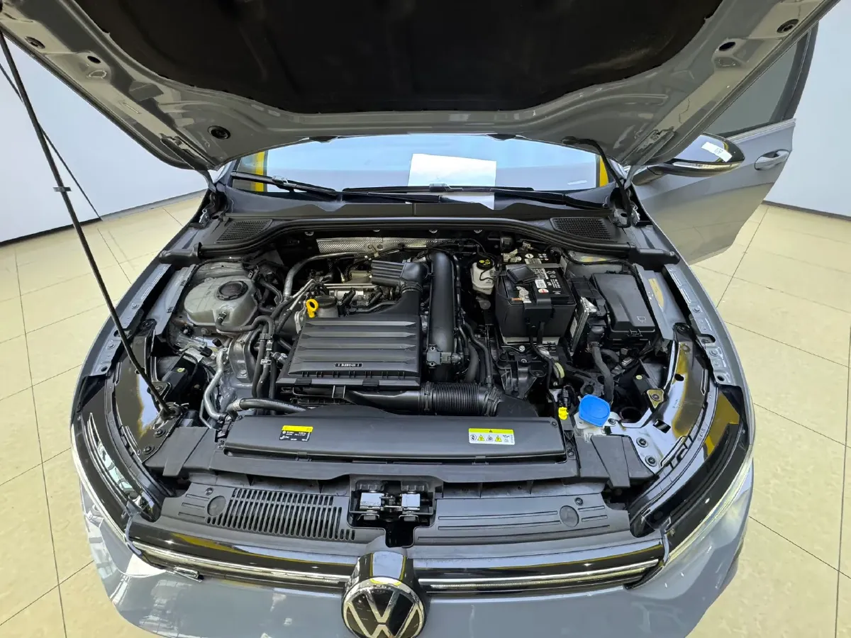 2023 Volkswagen Golf 1.4T 150HP L4 7DCT,autocango,china used car exporter,china ev exporter,chinese used car exporter,chinese used ev exporter