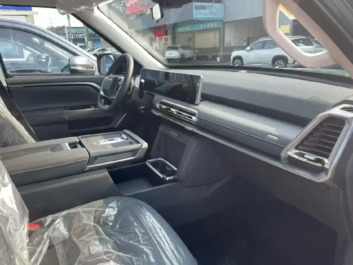 2025 MAXUS InterstellarX 2.5T 224HP L4 8AT,autocango,china used car exporter,china ev exporter,chinese used car exporter,chinese used ev exporter
